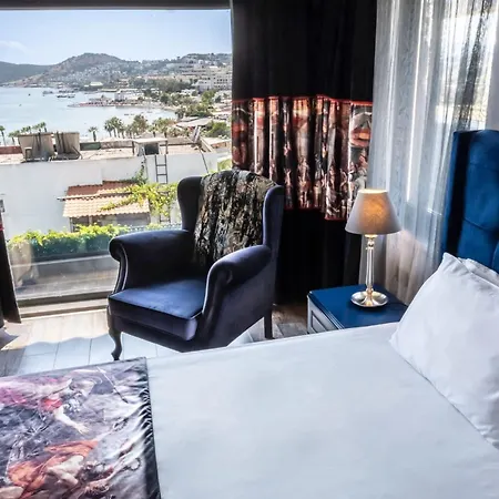 Hotel Art & Interiors 2*