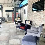 Art & Interiors Otel 2*