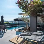 Art & Interiors بودروم