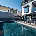 فندق Art & Interiors