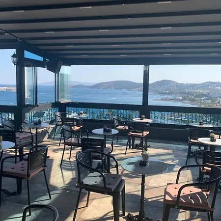 Art & Interiors Hotel