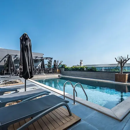 Art & Interiors Hotel 2*