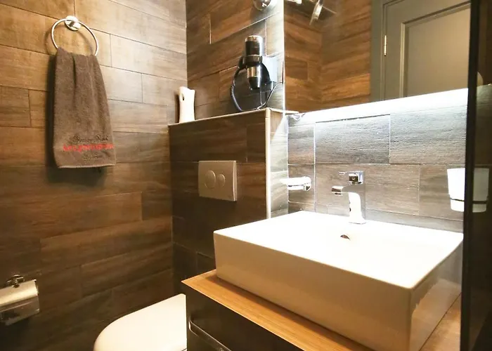 Отель Art & Interiors 2*