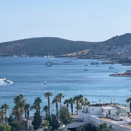 Art & Interiors ホテル