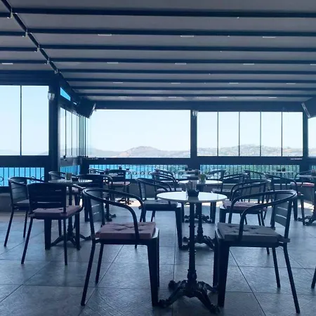 Ξενοδοχείο Art & Interiors 2*
