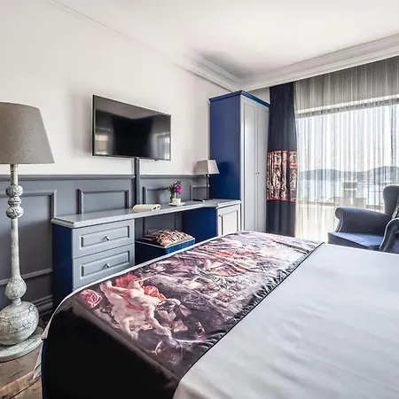 ホテル Art & Interiors 2*