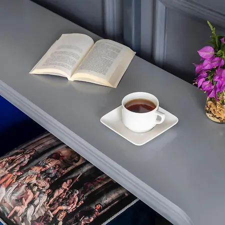 Art & Interiors ホテル 2*