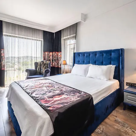 Art & Interiors Hotel 2*