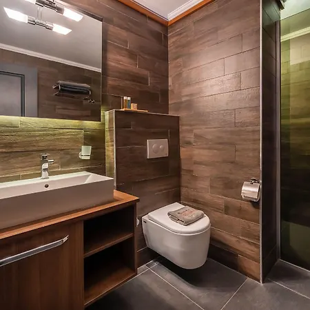 ホテル Art & Interiors 2*